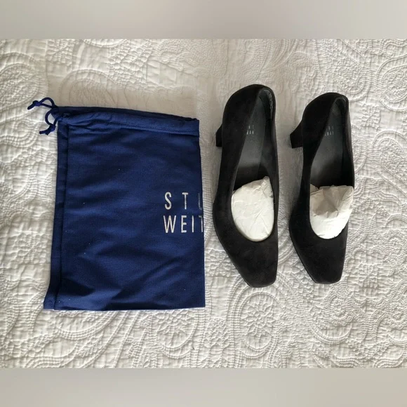 Stuart Weitzman platform suede pumps. Dark grey in colour. - Picture 2 of 6